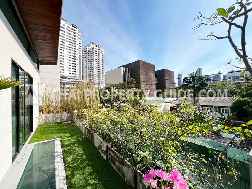 House with Private Pool in Sukhumvit 