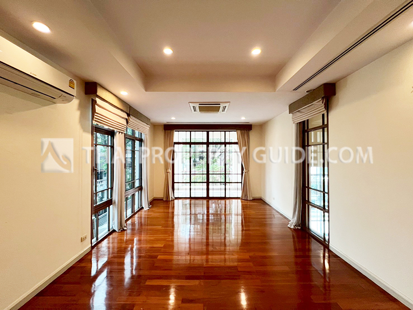House with Private Pool in Sukhumvit 