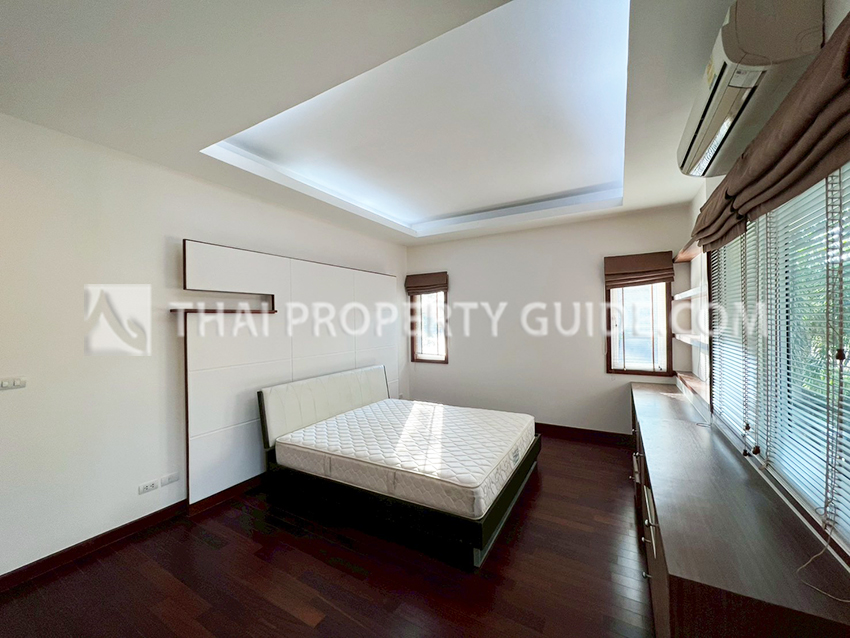 House with Private Pool in Sukhumvit 