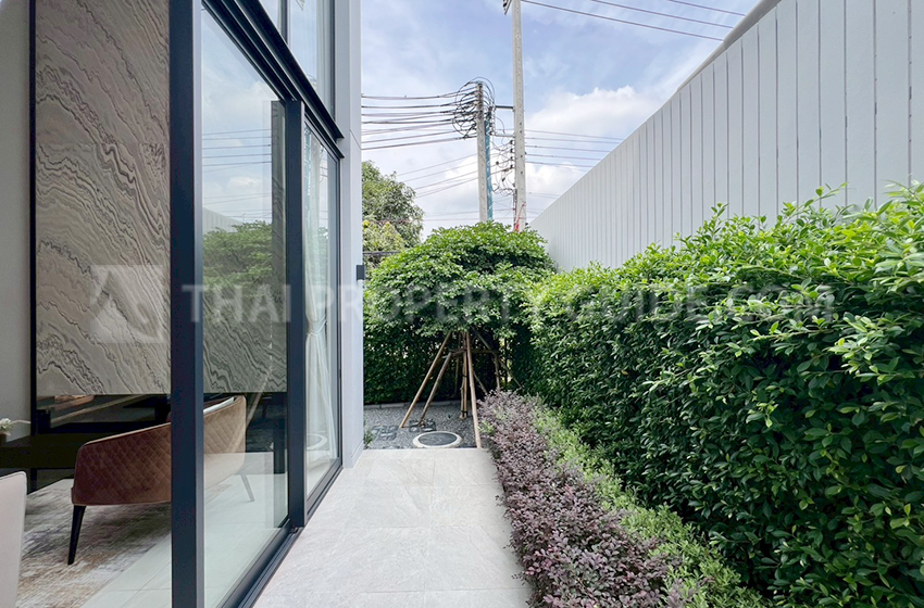 House with Private Pool in Sukhumvit 