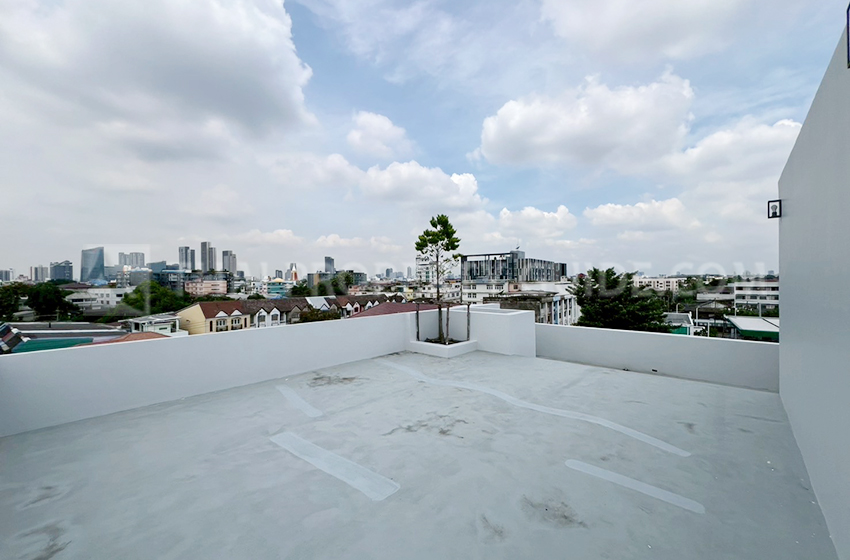 House with Private Pool in Sukhumvit 