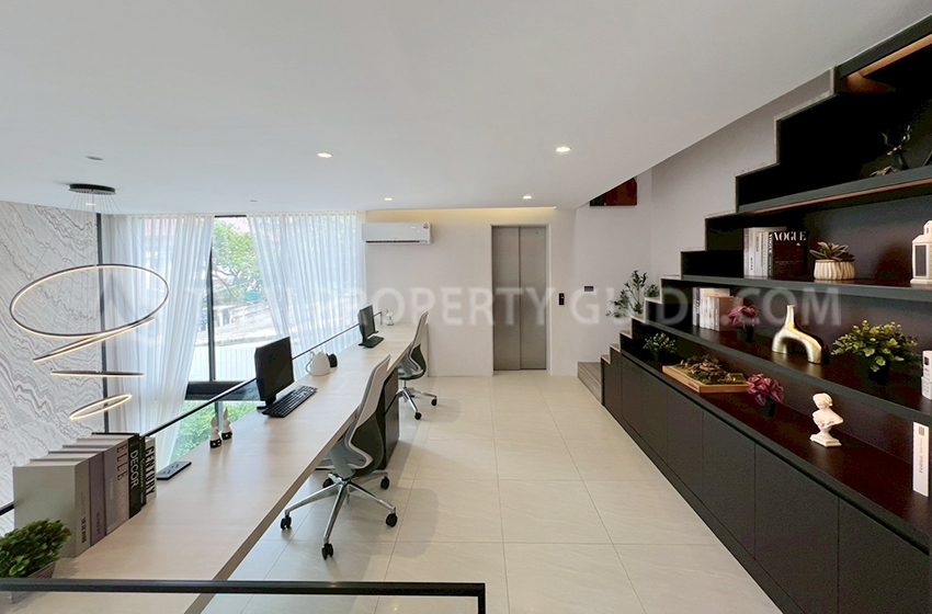House with Private Pool in Sukhumvit 