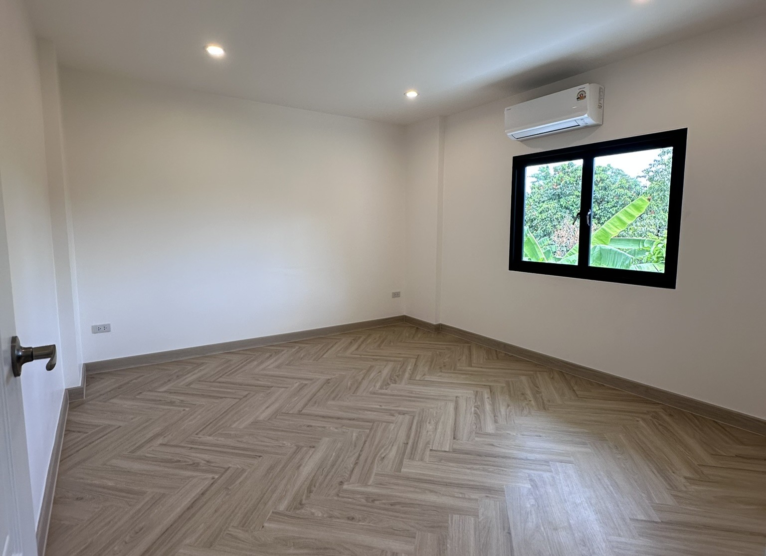 House with Private Pool in Sukhumvit 