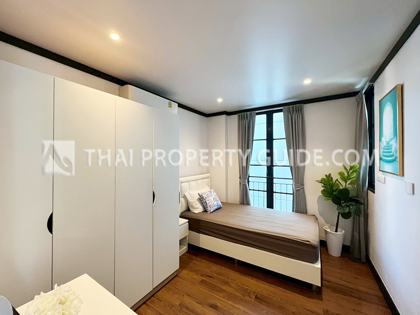 House with Private Pool in Sukhumvit 