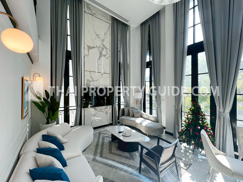 House with Private Pool in Sukhumvit 