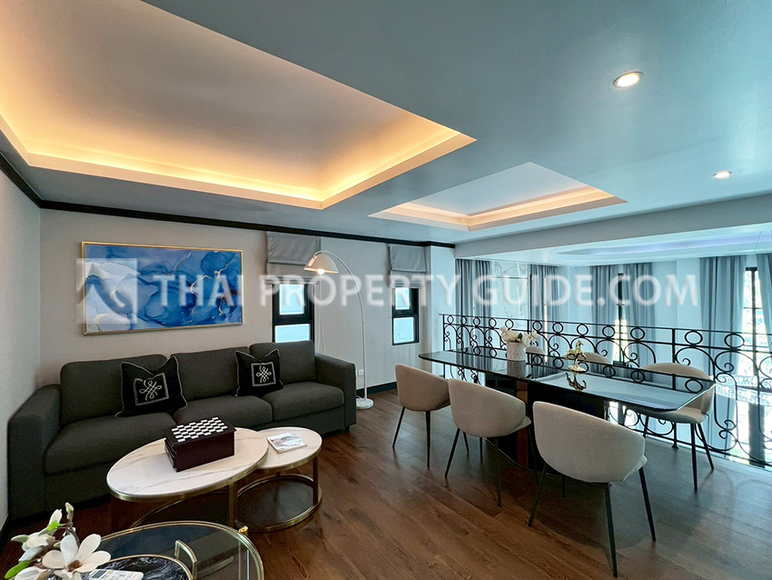 House with Private Pool in Sukhumvit 