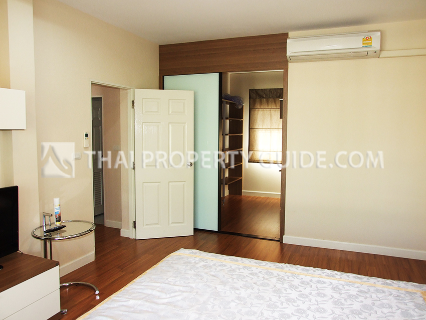 House with Shared Pool in Bangnatrad 