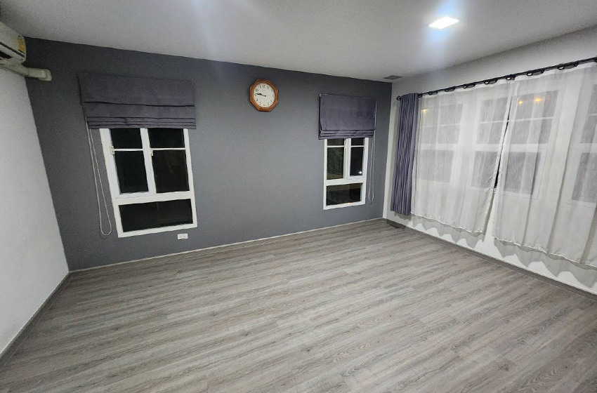 House with Shared Pool in Bangnatrad 