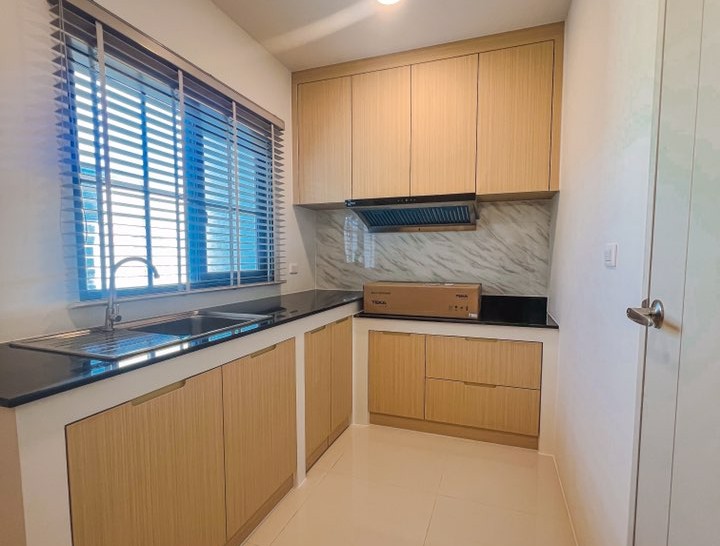 House with Shared Pool in Bangnatrad 