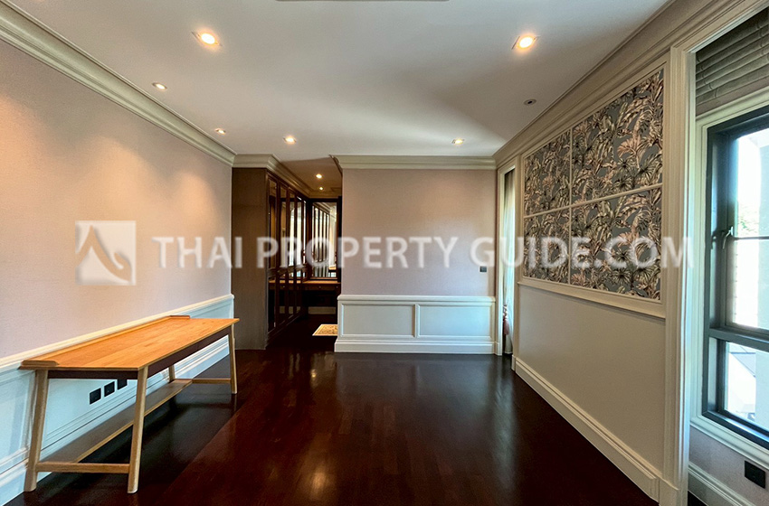 House with Shared Pool in Bangnatrad 