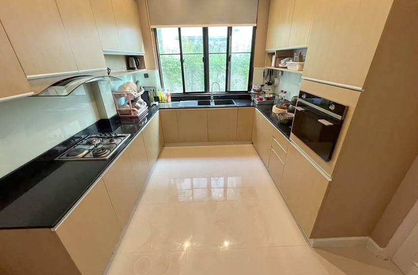 House with Shared Pool in Bangnatrad 