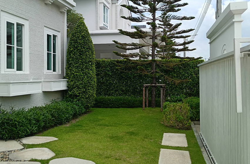 House with Shared Pool in Bangnatrad 