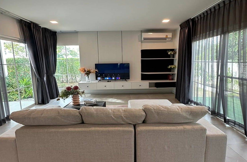 House with Shared Pool in Bangnatrad 