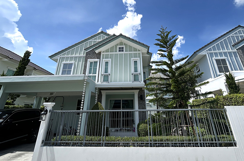 House with Shared Pool for rent in Bangnatrad