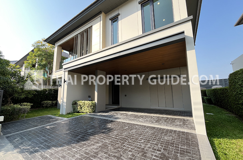 House with Shared Pool in Bangnatrad 