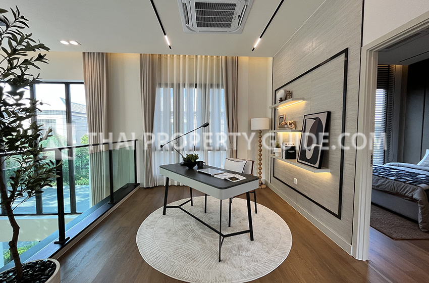 House with Shared Pool in Bangnatrad 