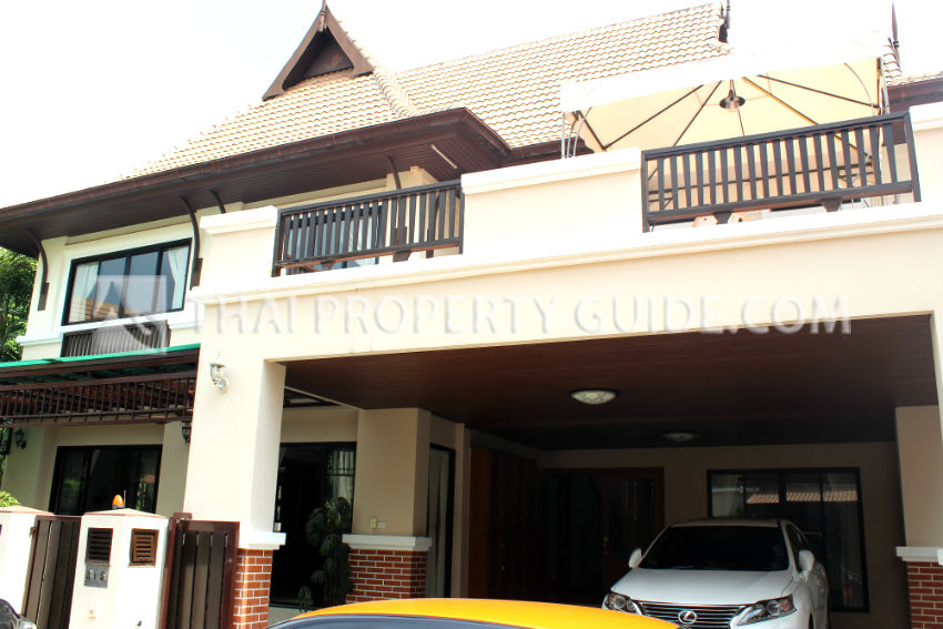 House with Shared Pool for rent in Chaengwattana (near Nichada Thani)