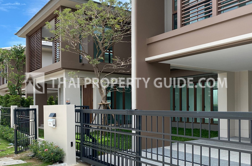 House with Shared Pool in Krung Thep Kritha 