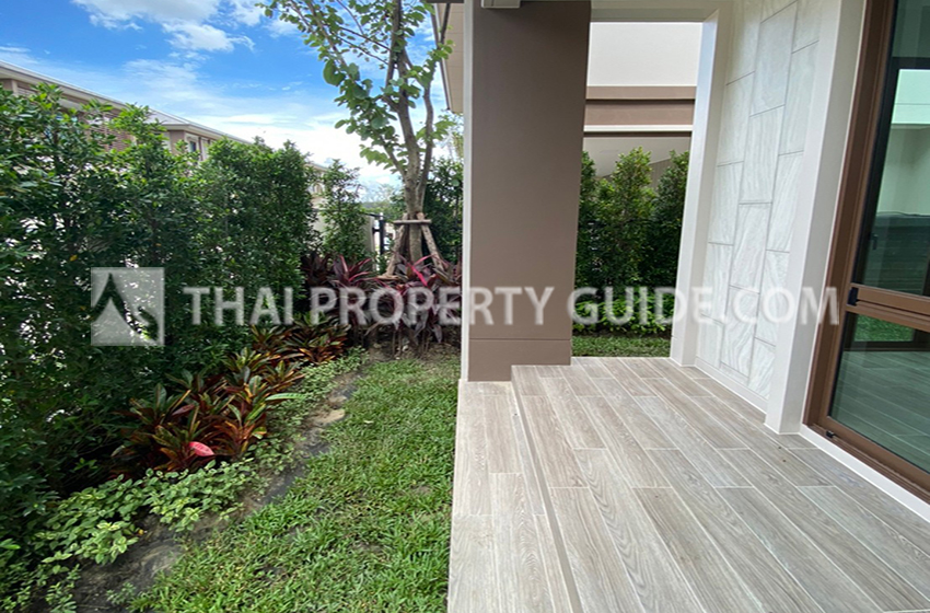 House with Shared Pool in Krung Thep Kritha 