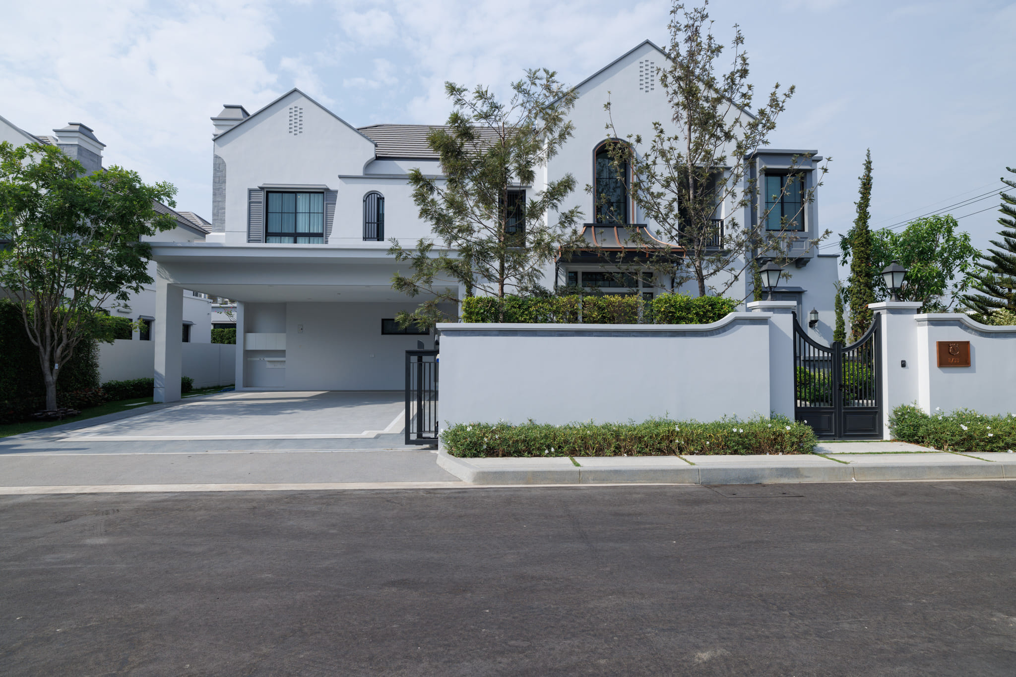 House with Shared Pool for rent in Krung Thep Kritha