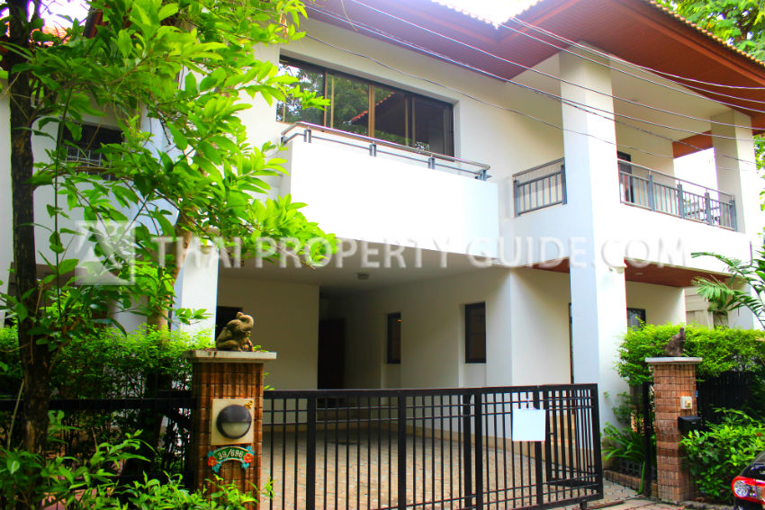 House with Shared Pool in Nichada Thani 