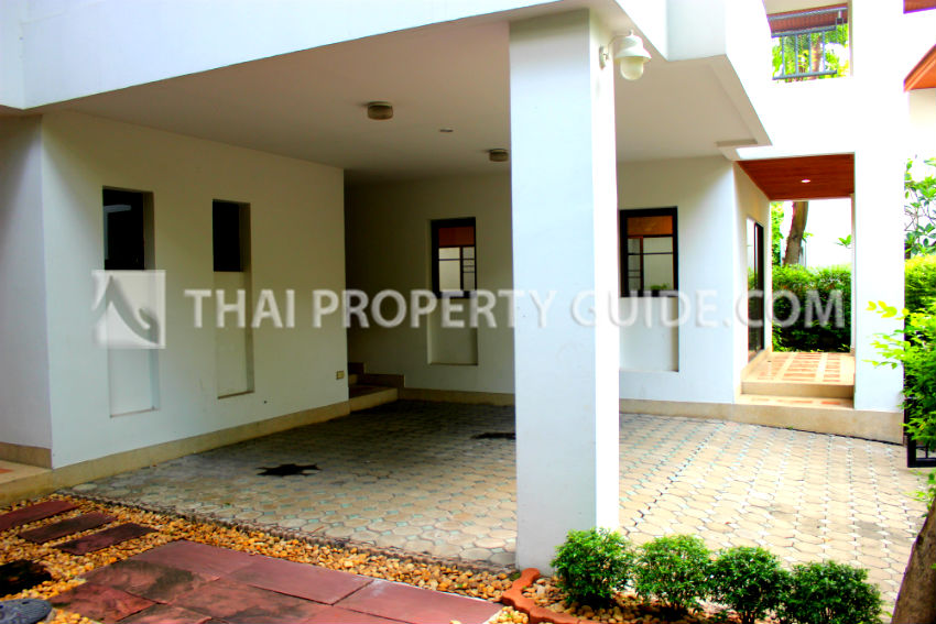 House with Shared Pool in Nichada Thani 