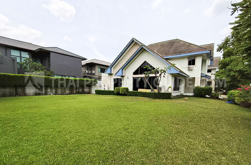House with Shared Pool in Nichada Thani 