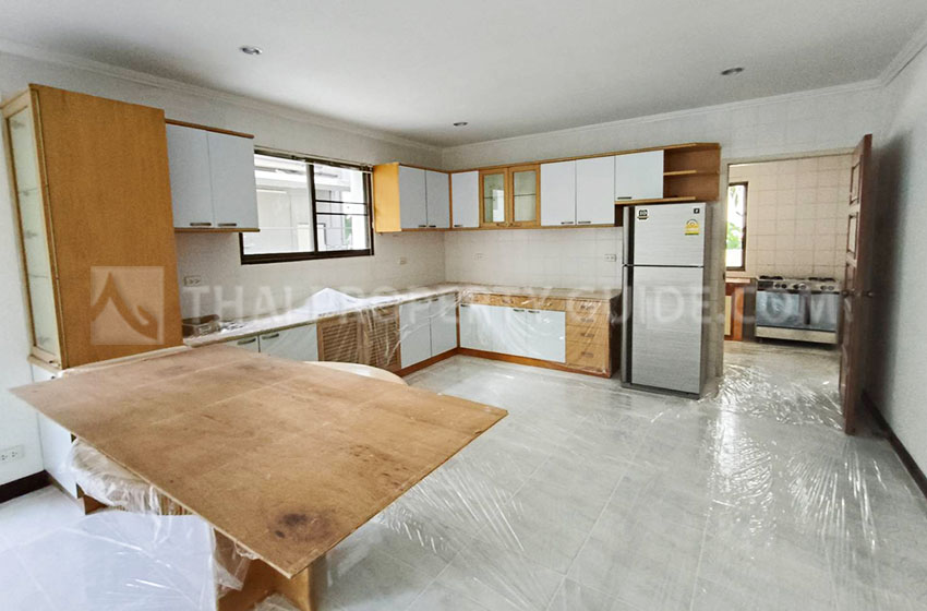 House with Shared Pool in Nichada Thani 