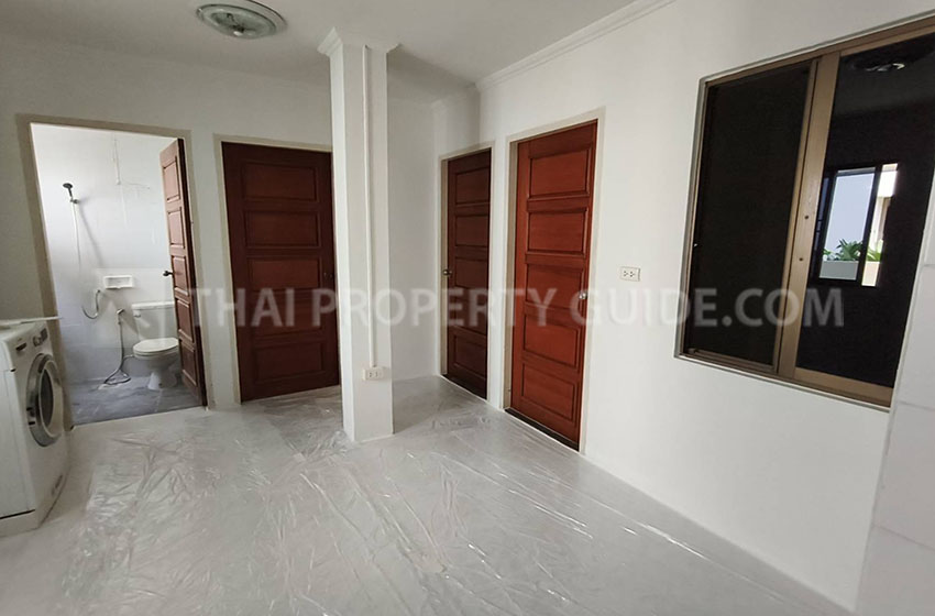 House with Shared Pool in Nichada Thani 