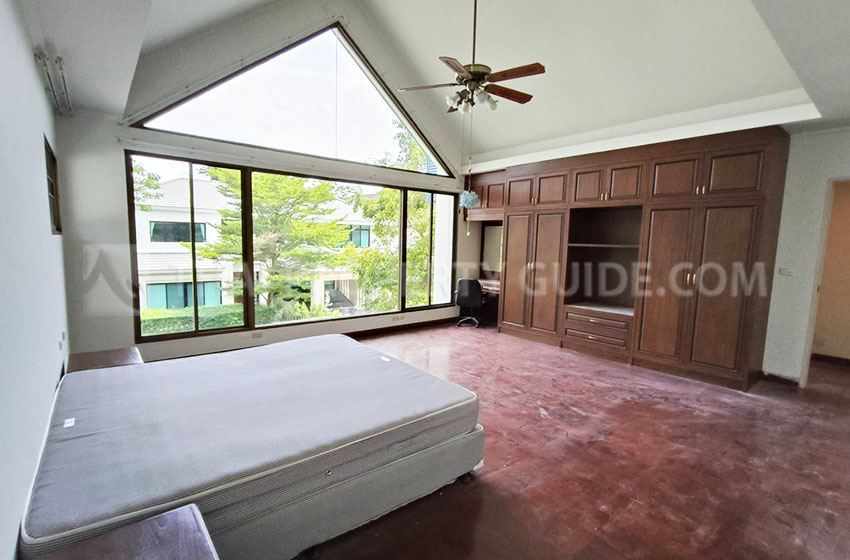 House with Shared Pool in Nichada Thani 