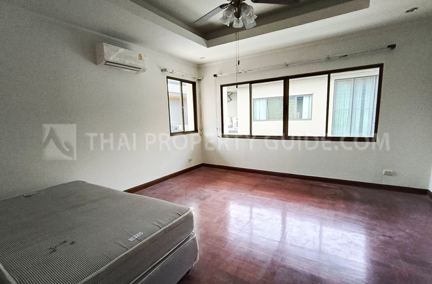 House with Shared Pool in Nichada Thani 