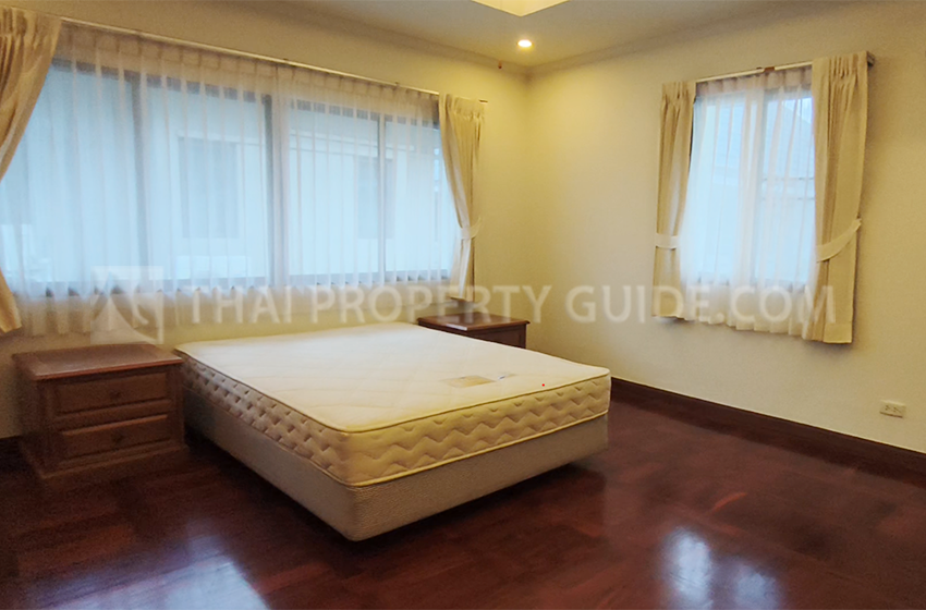 House with Shared Pool in Nichada Thani 