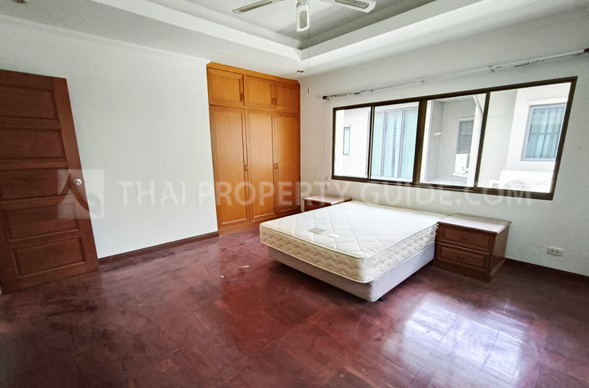 House with Shared Pool in Nichada Thani 
