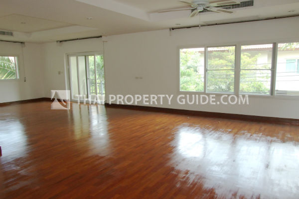 House with Shared Pool in Nichada Thani 