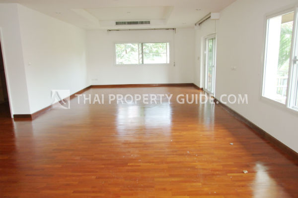 House with Shared Pool in Nichada Thani 