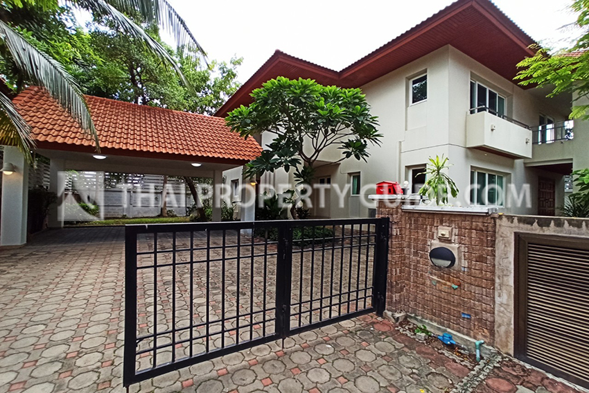 House with Shared Pool in Nichada Thani