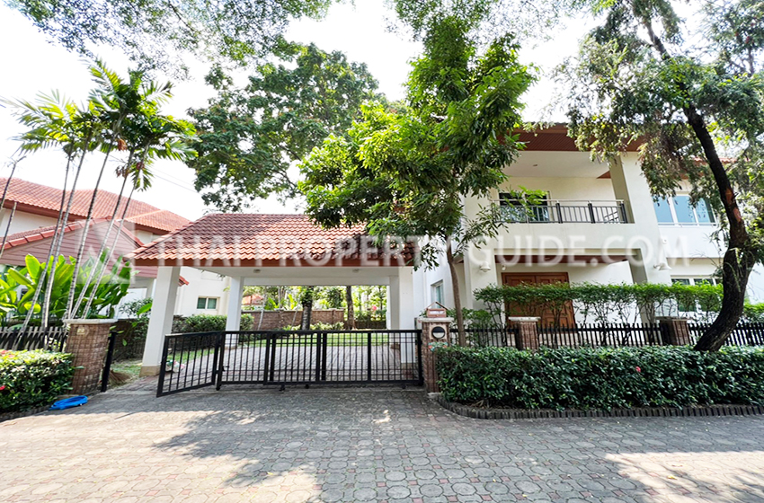 House with Shared Pool in Nichada Thani 