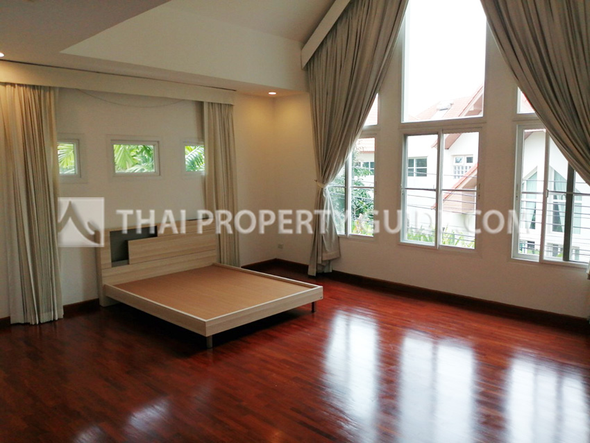 House with Shared Pool in Nichada Thani 