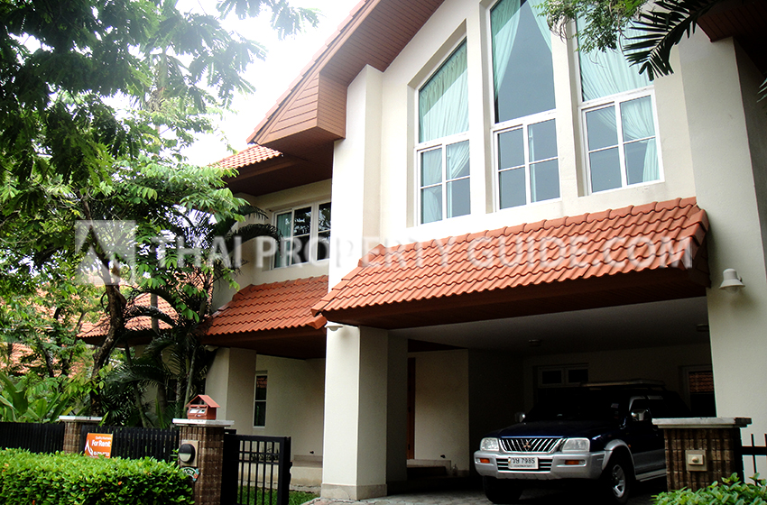 House with Shared Pool in Nichada Thani 