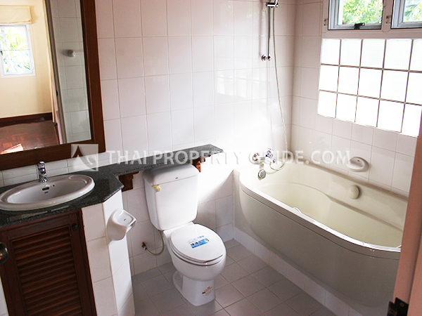 House with Shared Pool in Nichada Thani 