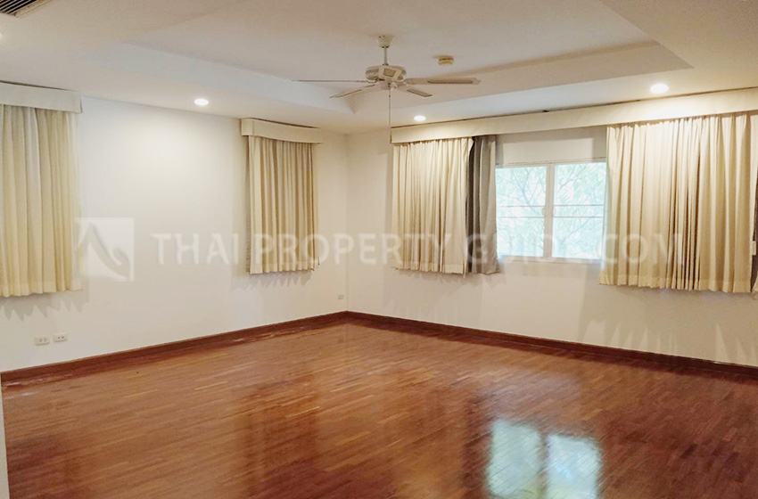 House with Shared Pool in Nichada Thani 