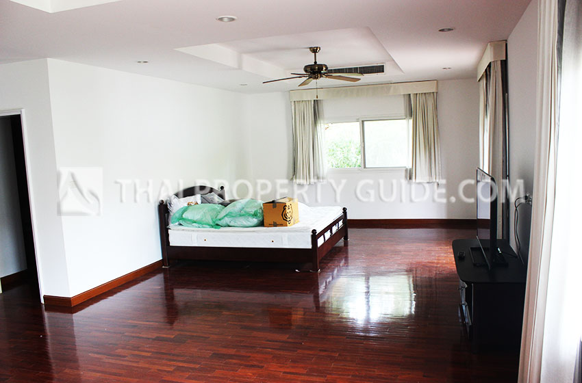 House with Shared Pool in Nichada Thani 