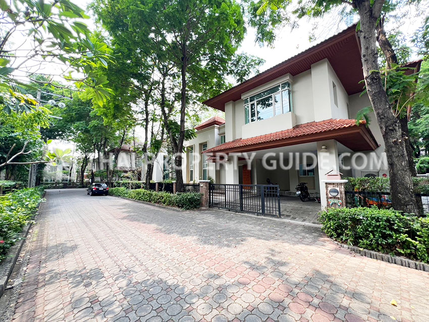 House with Shared Pool in Nichada Thani