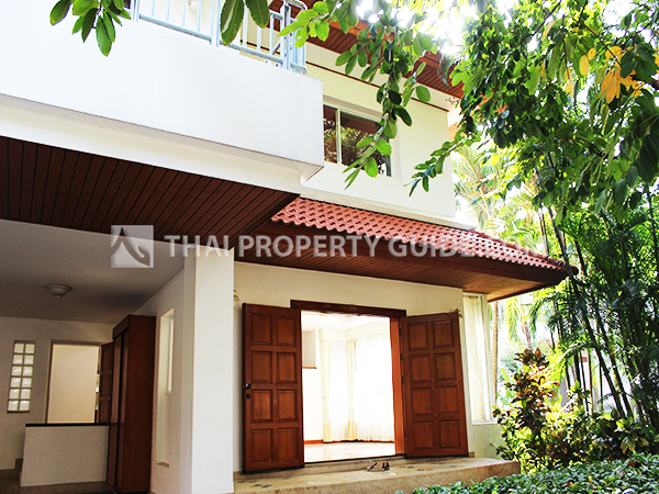House with Shared Pool in Nichada Thani 