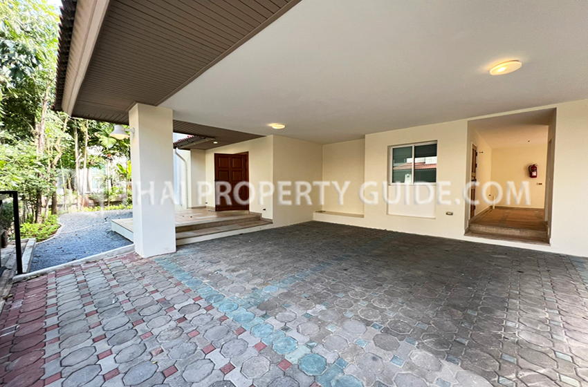 House with Shared Pool in Nichada Thani 