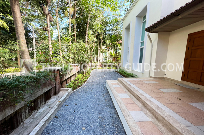 House with Shared Pool in Nichada Thani 