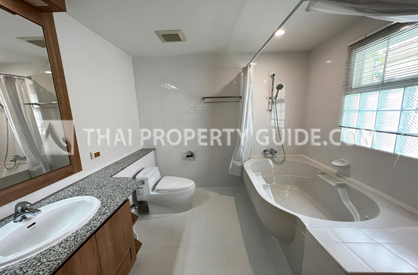 House with Shared Pool in Nichada Thani 