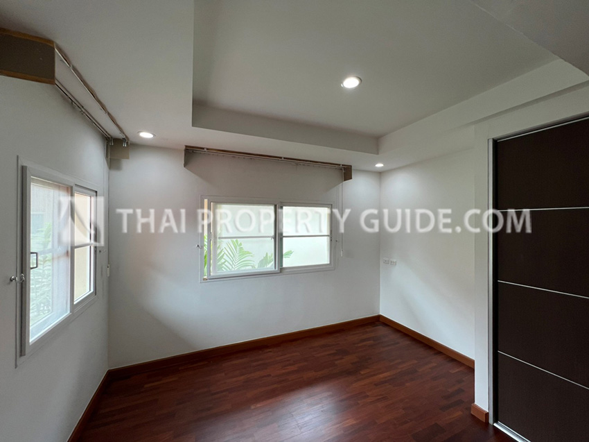 House with Shared Pool in Nichada Thani 