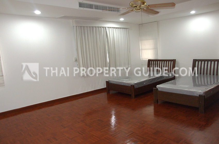 House with Shared Pool in Nichada Thani 