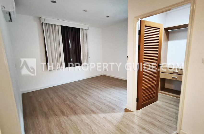 House with Shared Pool in Nichada Thani 